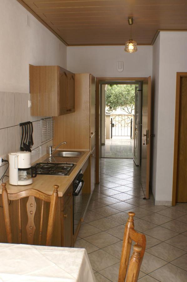 Apartments By The Sea Mandre, Pag - 4098 Zewnętrze zdjęcie