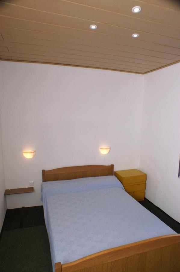 Apartments By The Sea Mandre, Pag - 4098 Zewnętrze zdjęcie